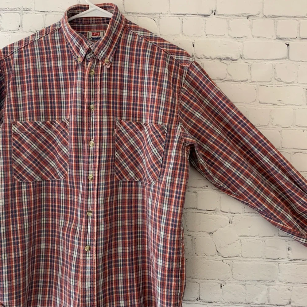 Levi’s men’s plaid casual button down shirt